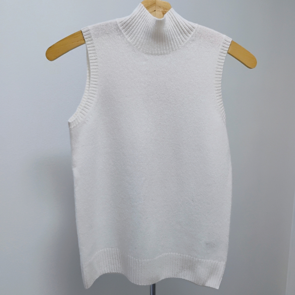 Saks Fifth Avenue Frost White Cashmere Top